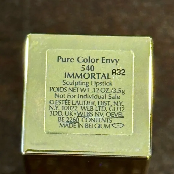 Estée Lauder Pure Color Envy Lipstick 540 Immortal red - Picture 3 of 5